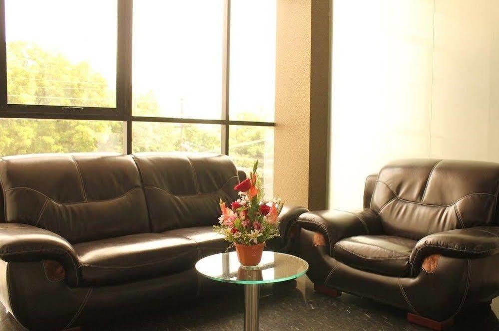 Hotel The Home Tiruppur Eksteriør billede