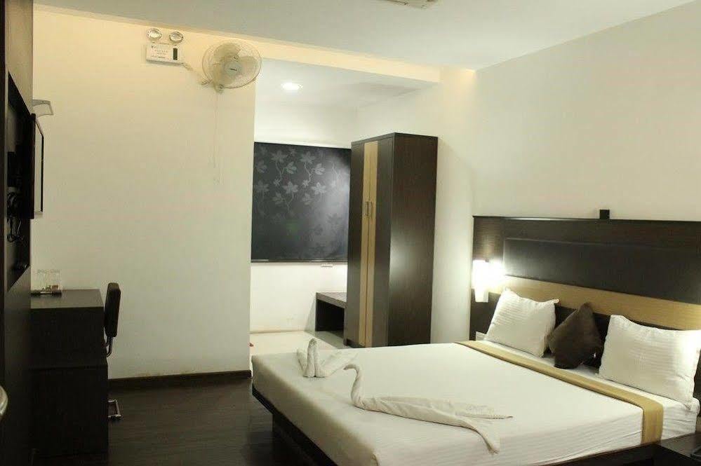 Hotel The Home Tiruppur Eksteriør billede